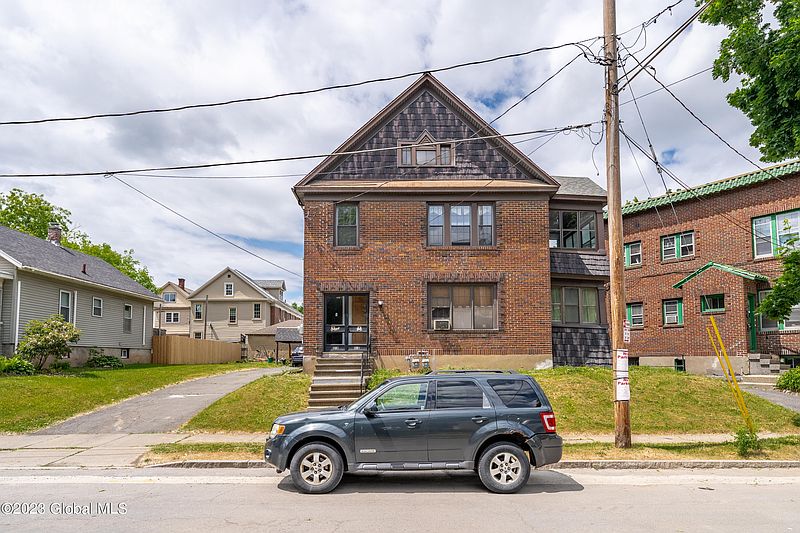 3rd image of 6 View Avenue