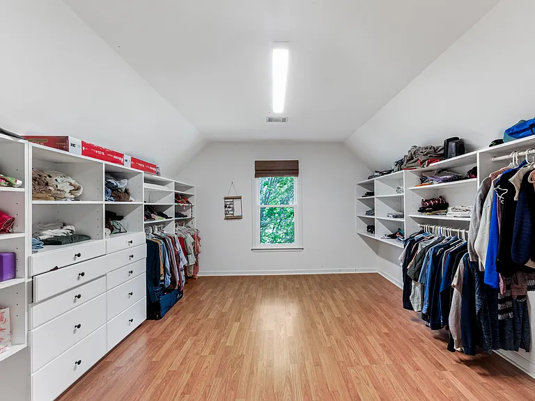 Master bedroom Closet