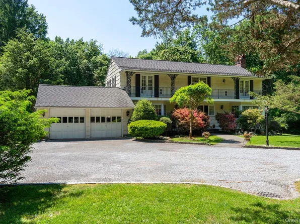 4 Pippin Lane, Lloyd Harbor, NY 11743