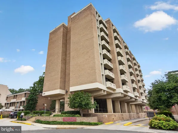 429 Saint Louis St SE #S-704, Washington, DC 20019