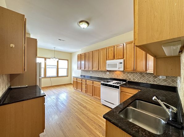 2136 W Chicago Ave APT 3F