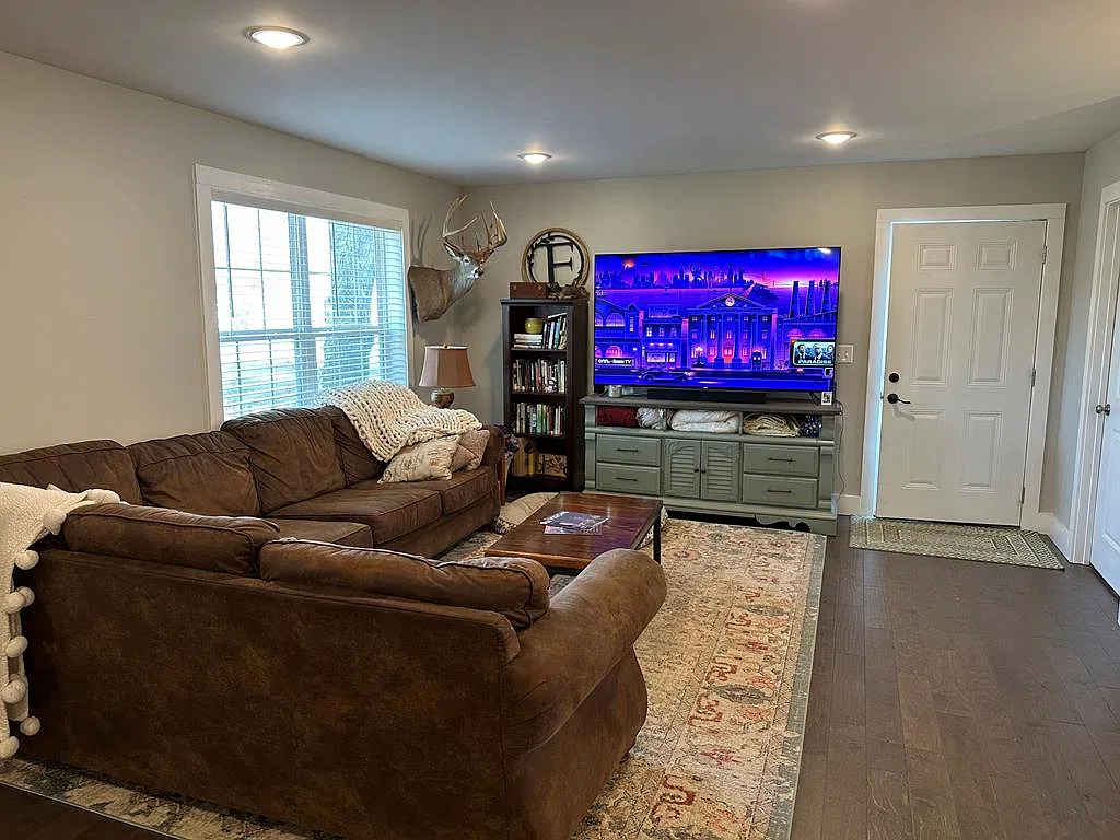 2 bed, 1120 sqft, $1,400 — Photo 2