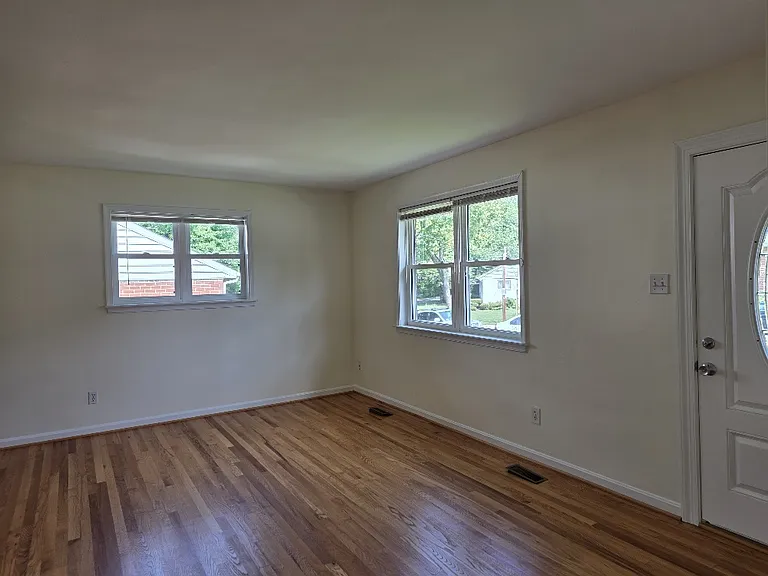 2106 Prichard Rd — Photo 12