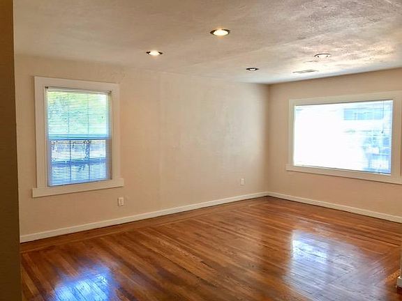 4th image of 5225 Southwest Ave