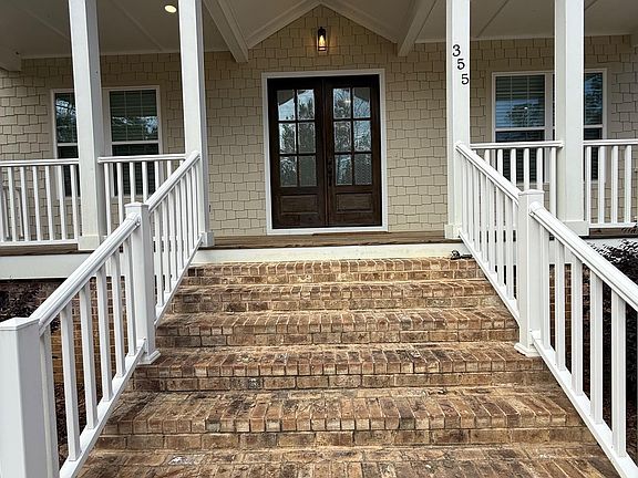 3rd image of 355 Creek Ridge Loop