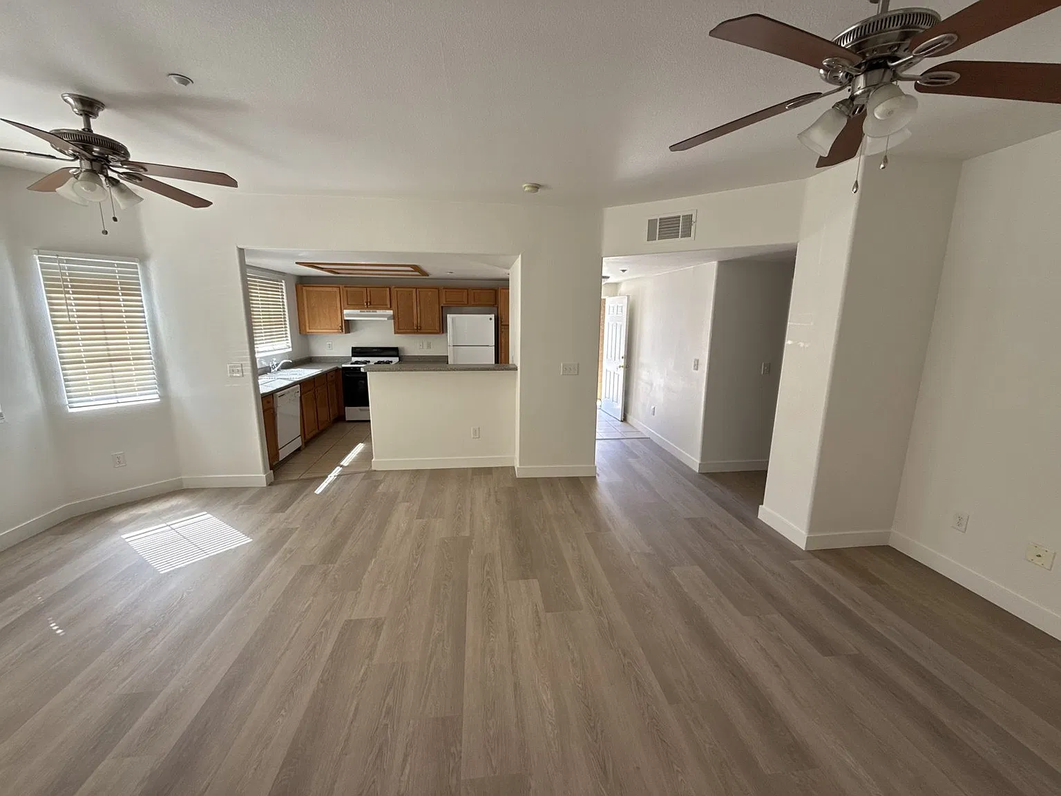 2 bed, 1249 sqft, $1,450 — Photo 4