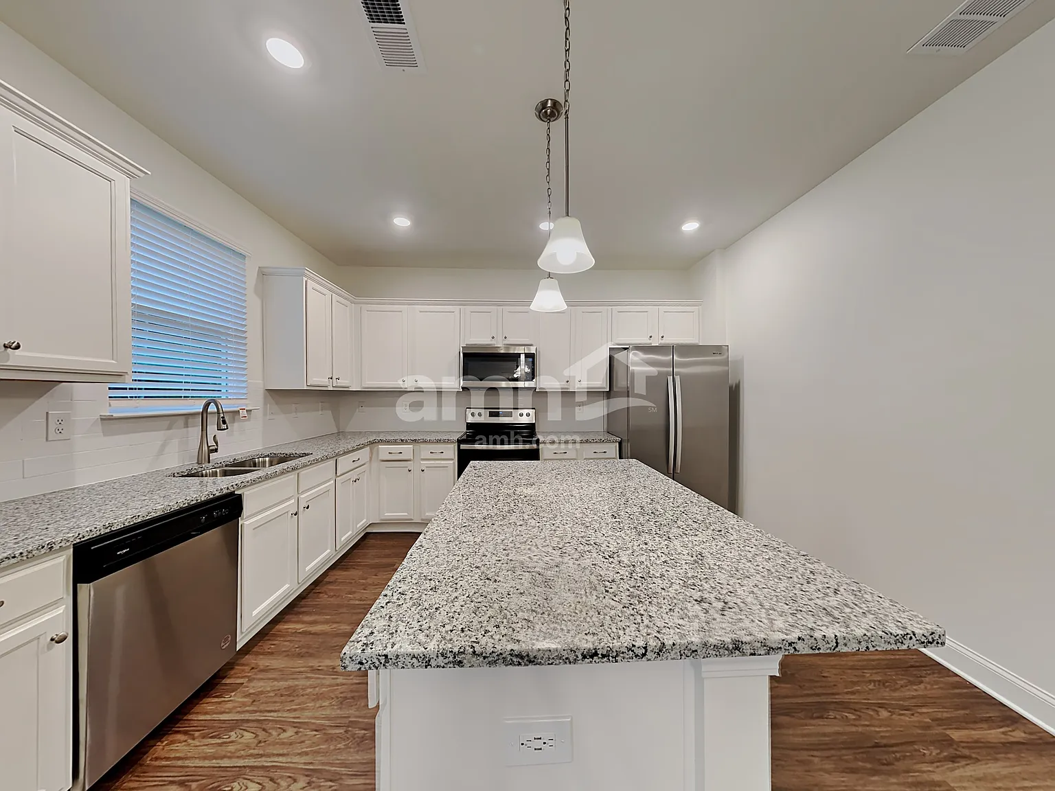 3 bed, 2.5 bath, 2037 sqft, $2,525 — Photo 3