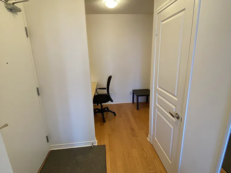 2240 Lake Shore Blvd W #1105 — Photo 4