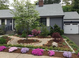 176 Carmalt Rd, Hamden, CT 06517