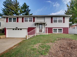 825 Klondike Rd, Quincy, IL 62305