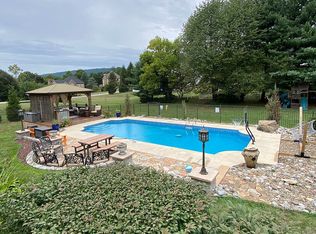 2100 E Coventry Ln, Enola, PA 17025