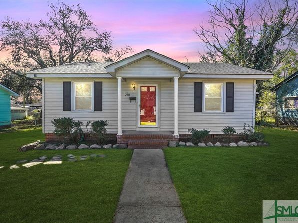 2211 Hawthorne St, Savannah, GA 31404