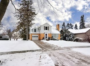 500 N Worth Ave, Elgin, IL 60123