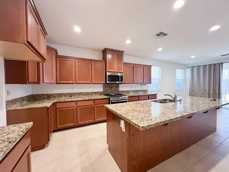 8428 Amber Valley Ln — Photo 6