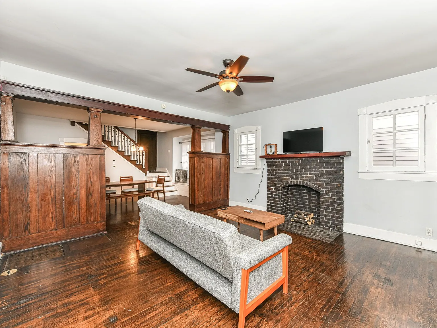 3 bed, 2.0 bath, 1656 sqft, $2,000 — Photo 2