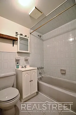 Rented by Real Street Inc | media 11