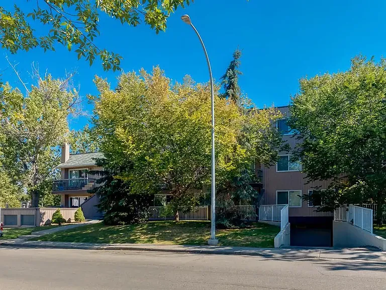 2404 16a St SW — Photo 61