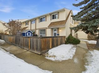 York Downs South, Edmonton, AB T5A 3N8