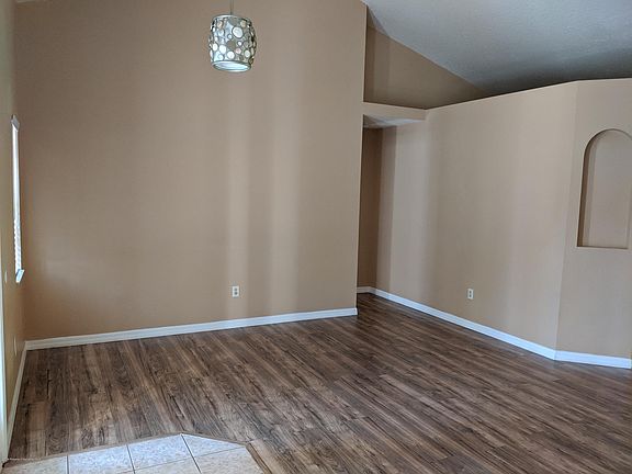 3rd image of 6073 Beechwood Dr