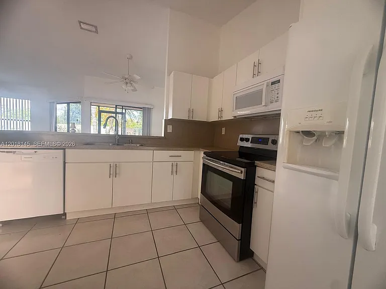 1004 San Remo Cir — Photo 6