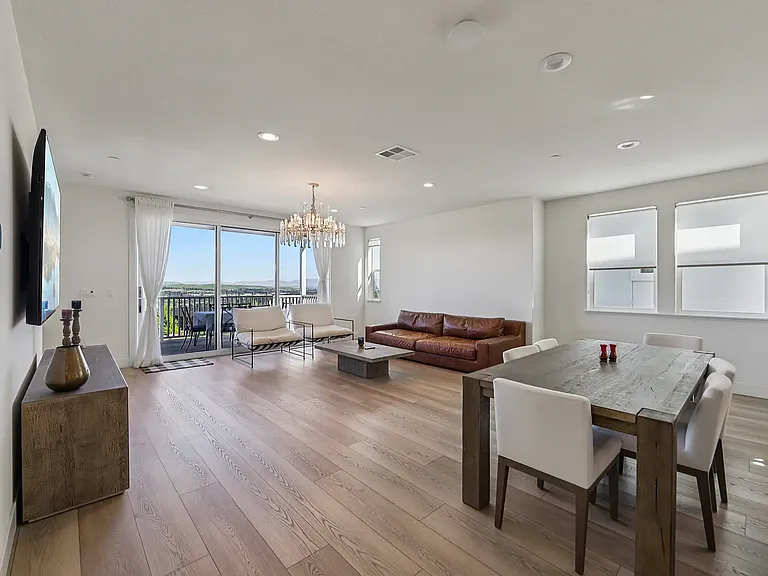 1106 Mateo Miller Cir — Photo 3