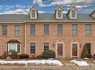 137 Pointe Ridge Dr, York, PA 17402