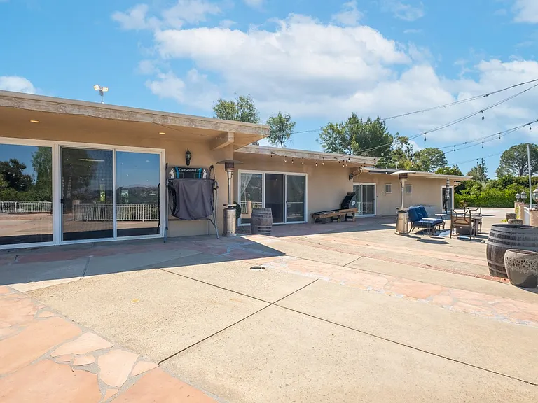 4321 Clear Valley Dr — Photo 58