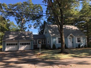 3 Oakwood Ave, Lincoln, RI 02865