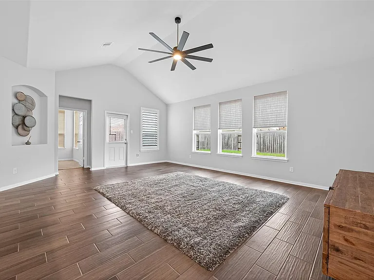 11343 Rossum Creek Dr — Photo 10