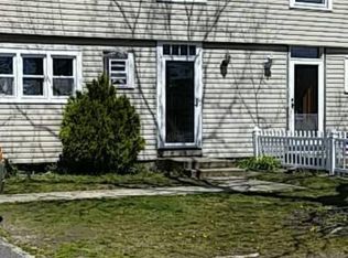 658B Arnold St #B, Westhampton Beach, NY 11978