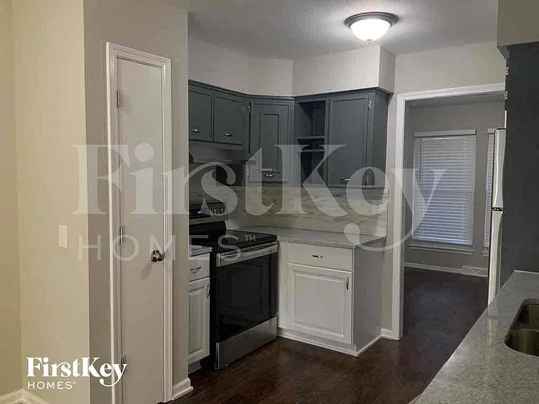 2412 Bridger Dr — Photo 4