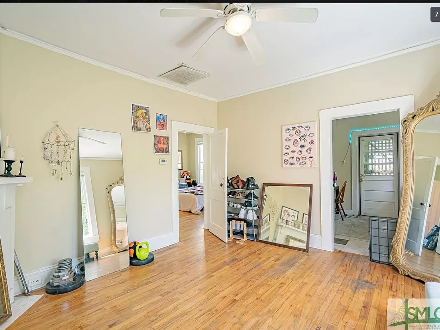 2 bed, 1000 sqft, $1,900 — Photo 1