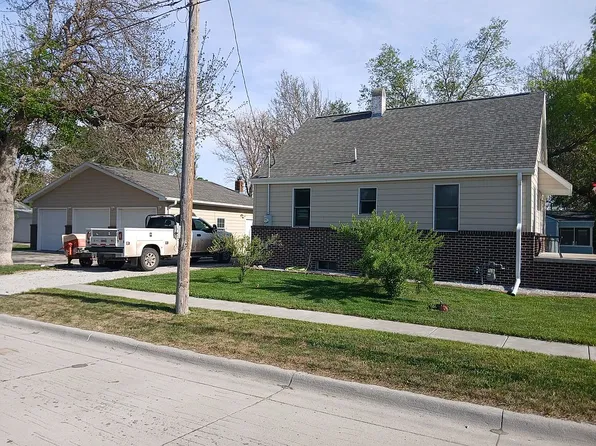 332 N Bond St, Elm Creek, NE 68836