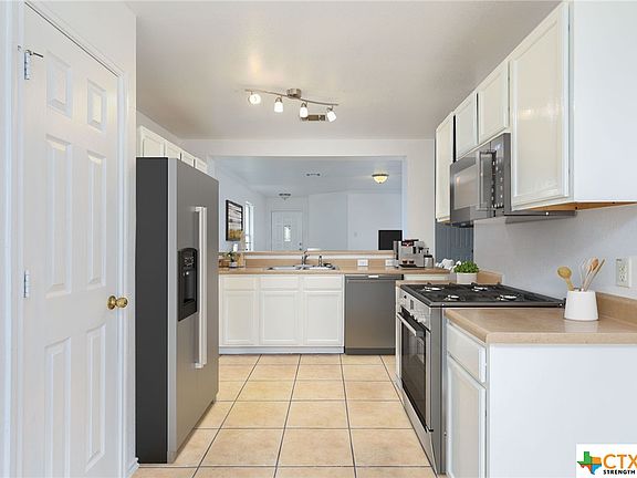 5th image of 133 Onyx Lake Dr