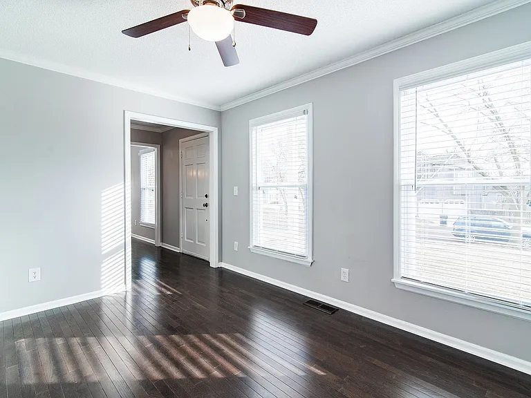 15704 Outlook St — Photo 7