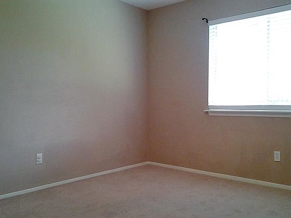 4th image of 503 N Vista Dr