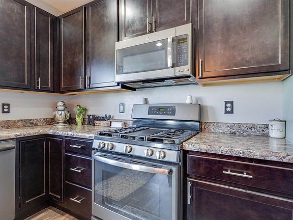 4th image of 1263 Glenbeacome St