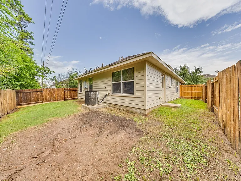 2515 Cypress Island Dr — Photo 32