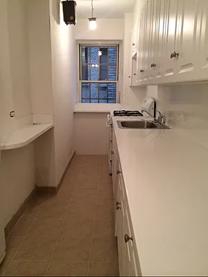 Rented by RSB Realty Corp | media 4