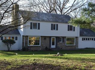 150 Forest Dr, Pittsburgh, PA