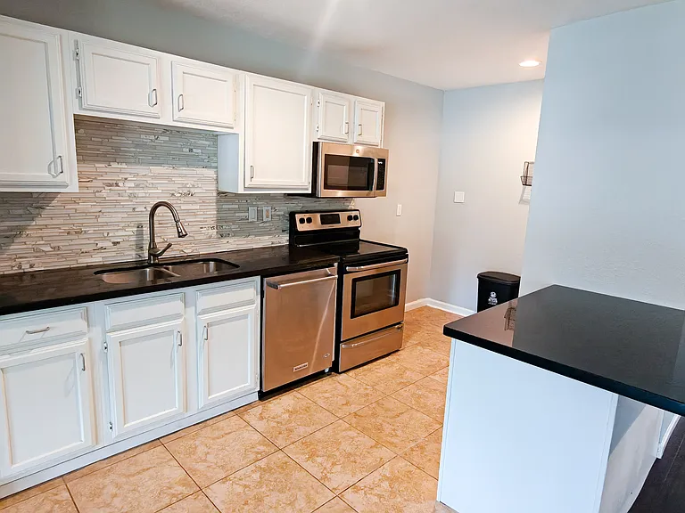 4249 Driscoll Dr — Photo 3