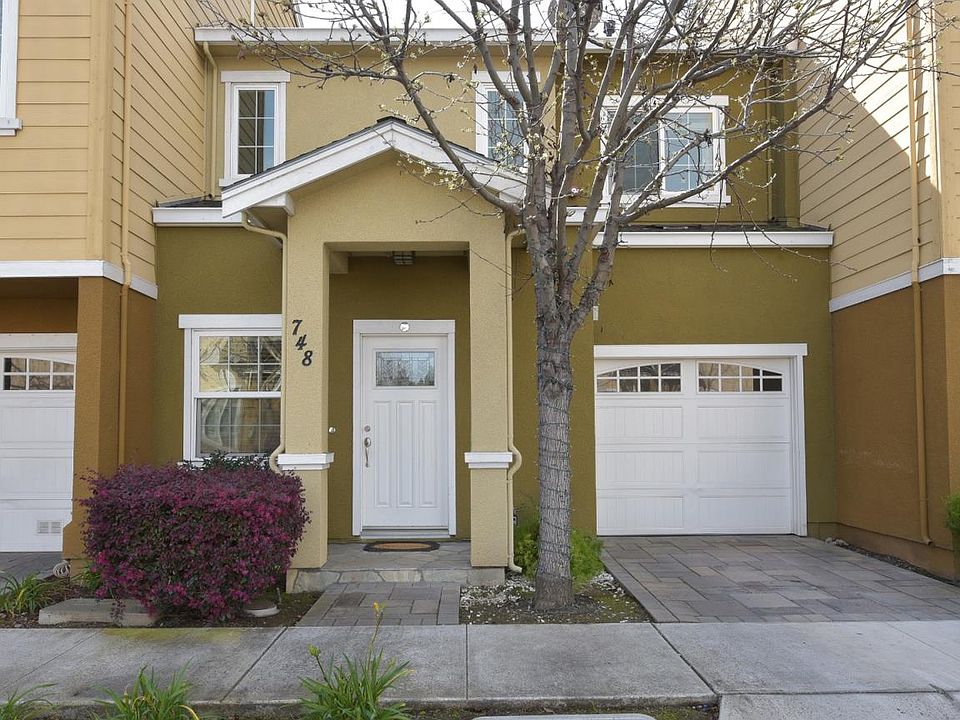 1st image of 748 Paula Ct