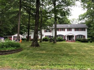 163 Hemlock Rd, Tannersville, PA 18372