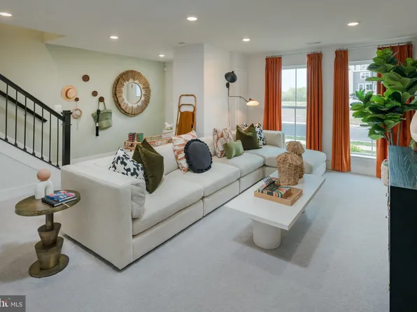 11541 Charlotte Bronte Ln, White Plains, MD 20695