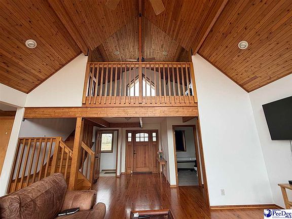 5th image of 90 Roberts Ln