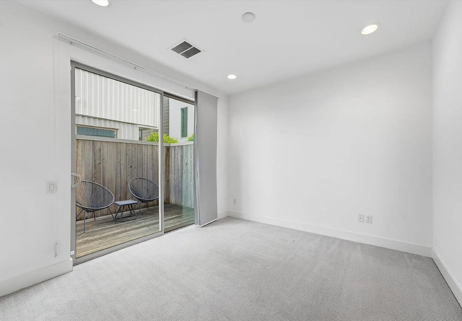 3 bed, 3.5 bath, 2436 sqft, $3,500 — Photo 4