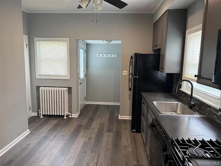 671 Main St #1 — Photo 7