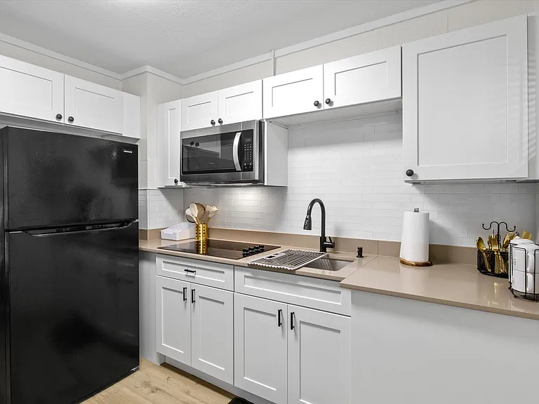 762 Westcott St #1 — Photo 7