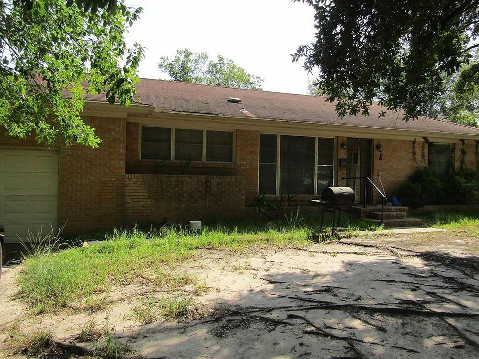 1st image of 221 Moody St