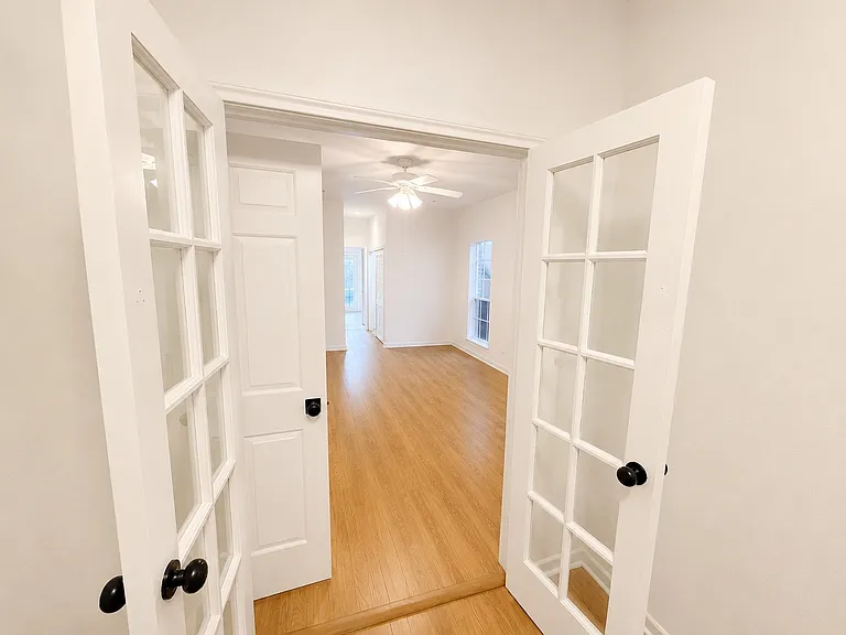 7218 Holder Forest Ct — Photo 37